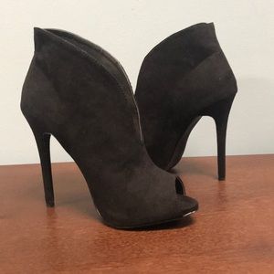 BN in Box, Sz 9 Open Toe Black Heel Ankle Boots!